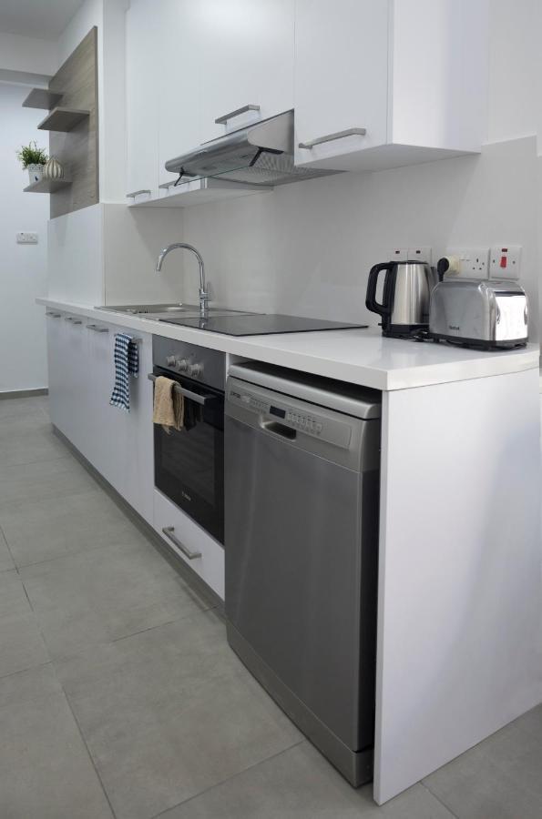 Lovely 2 Bed Apartment In Larnaca City Centre 외부 사진